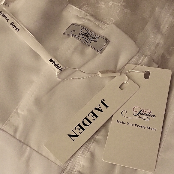 Jaeden Wedding Dress short - Picture 8 of 16